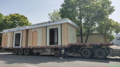 长沙洁洁环保科技开发有限公司赣州市第一批环保公厕一夜之间吊装完毕